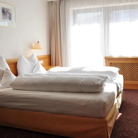 Alpenrose Hotel 4*
