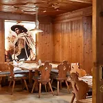 Alpenrose 4*